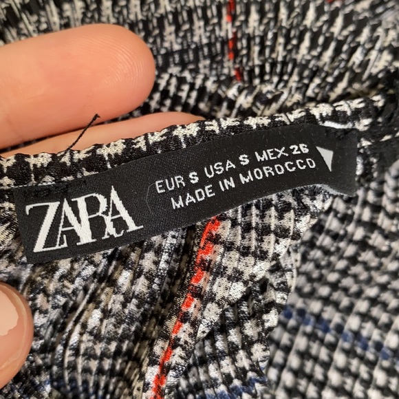 Zara dress - Picture 4 of 4